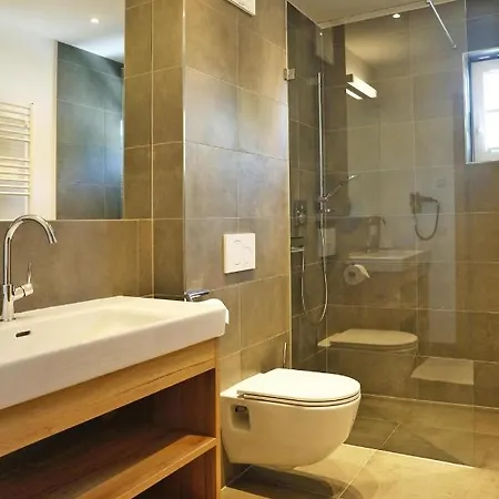 In Tauernsuites Mitterwirt, Piesendorf-das Aquamarin